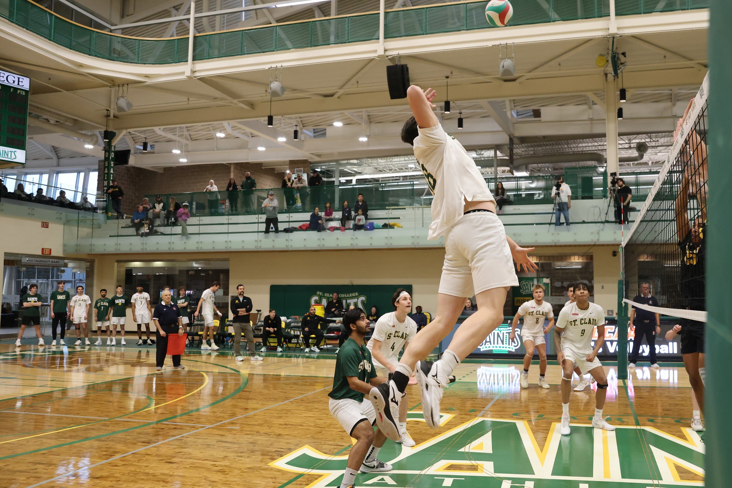 Men's Volleyball Defeat Fanshawe