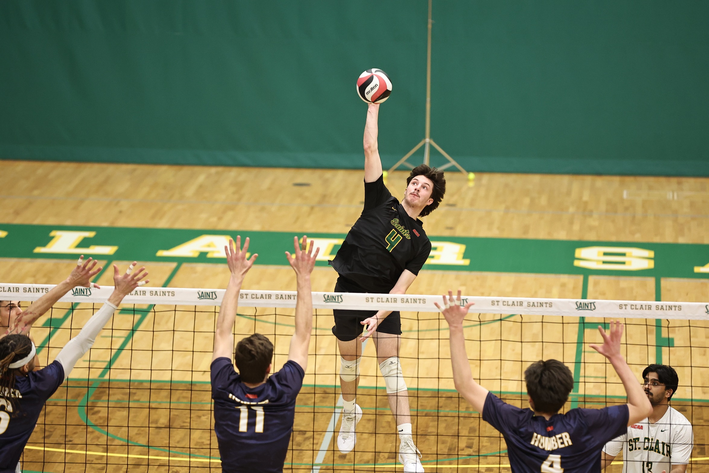 Men's Volleyball End Semester with Win