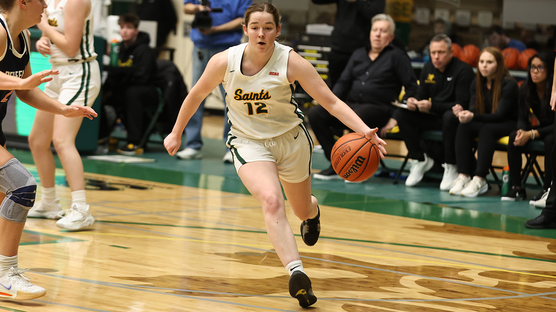 Women&rsquo;s Basketball Cap Regular Season with Win